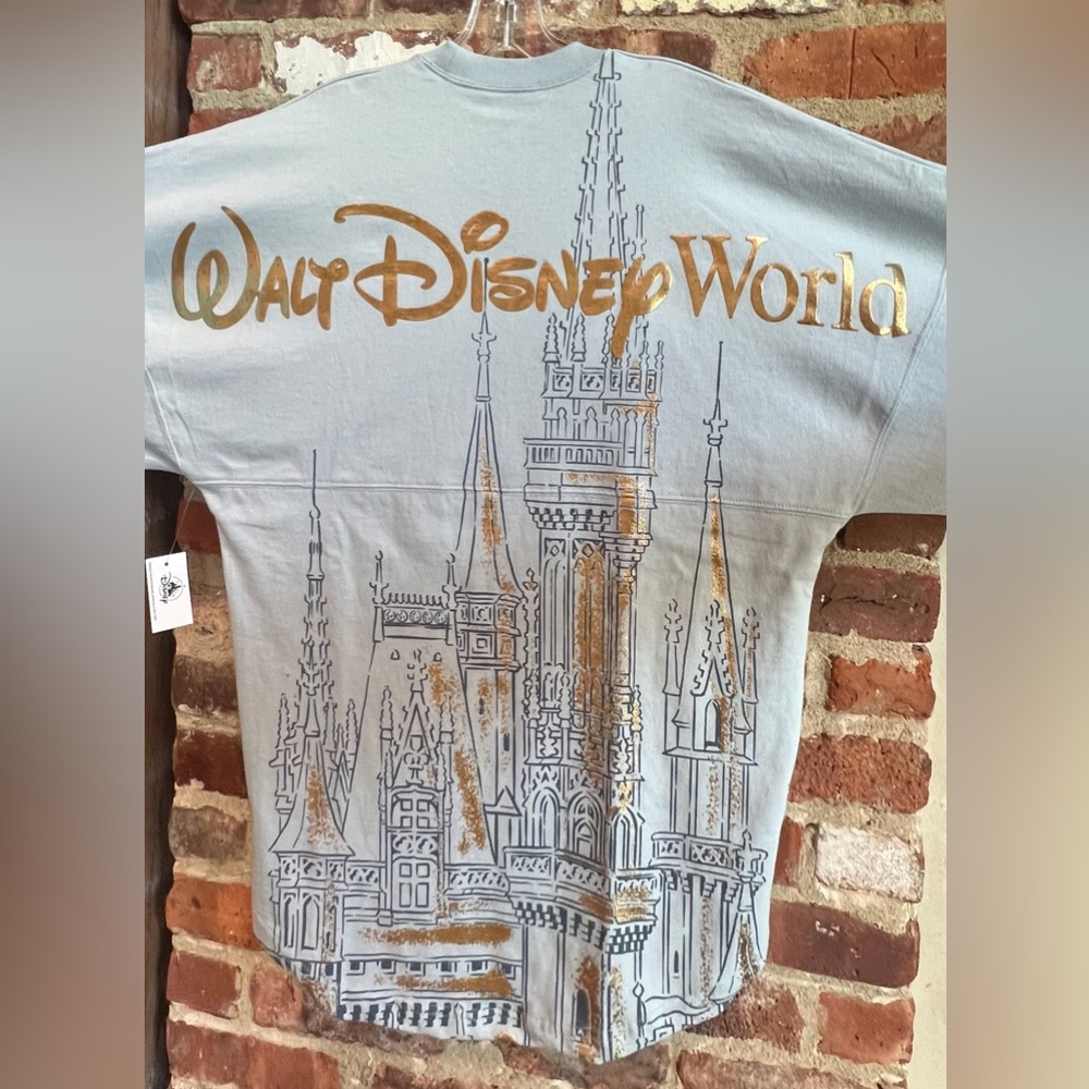 Walt Disney World Parks Cinderella Castle Adult Spirit Jersey NEW - Picture 1 of 3